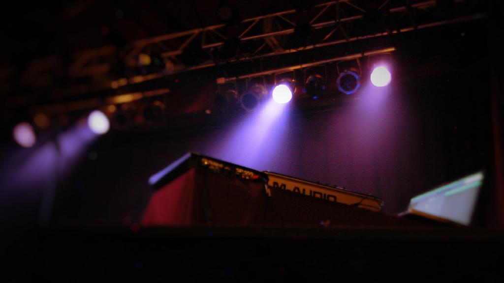 Digable Planets stage. Photo: George Sieburg.